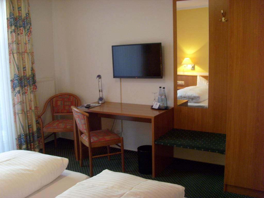 Hotel & Restaurant Engel Herbertingen Habitación foto